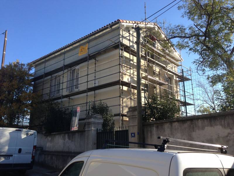 Surélévation et renovation d'une maison à Marseille 13